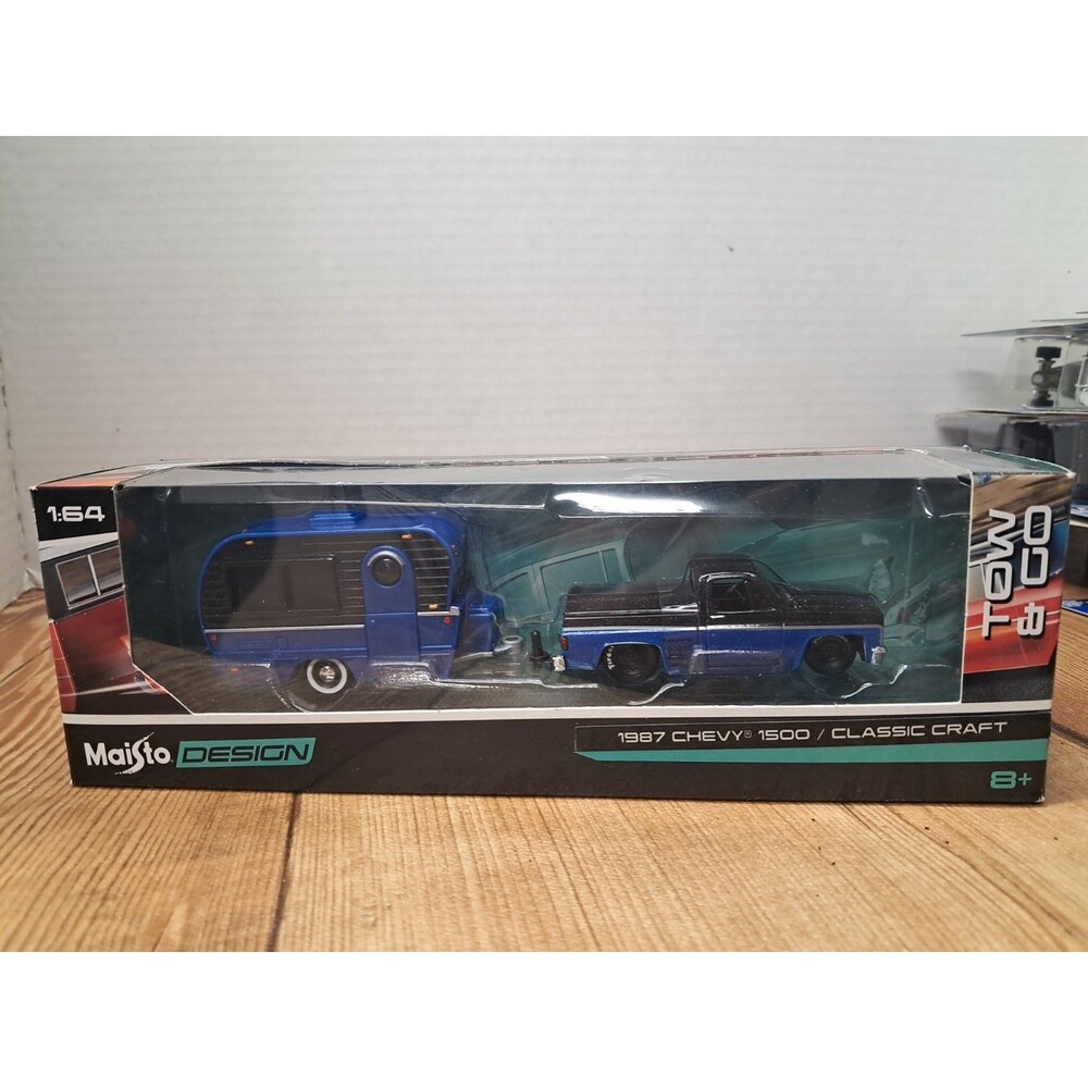 MAISTO DESIGN 1/64 1987 CHEVY 1500 / CLASSIC CRAFT TRAILER Tow & Go Sealed NIP